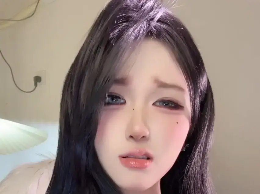 《阿黑颜系列vlog》- 每日更新剧集 - 全网免费观看 - 高清流畅播放 - 暗黑美学呈现