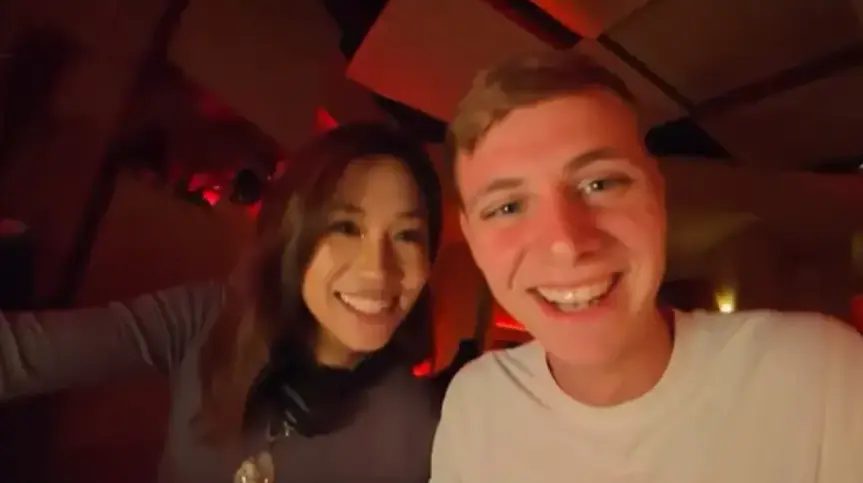 免费观看《西安麻辣烫女孩陈雨婷》4K未删减原视频，博主搭讪瞬间全记录，1080P高清无卡顿！