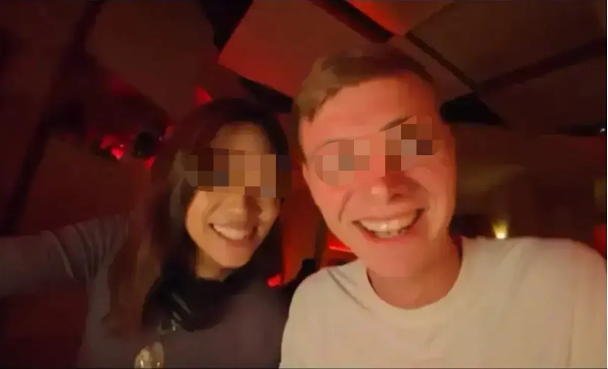 流畅不卡顿观看《西安麻辣烫女孩》，海外UP主西安夜游意外纪录全片，原来《西安麻辣烫女孩》藏着古城烟火秘密